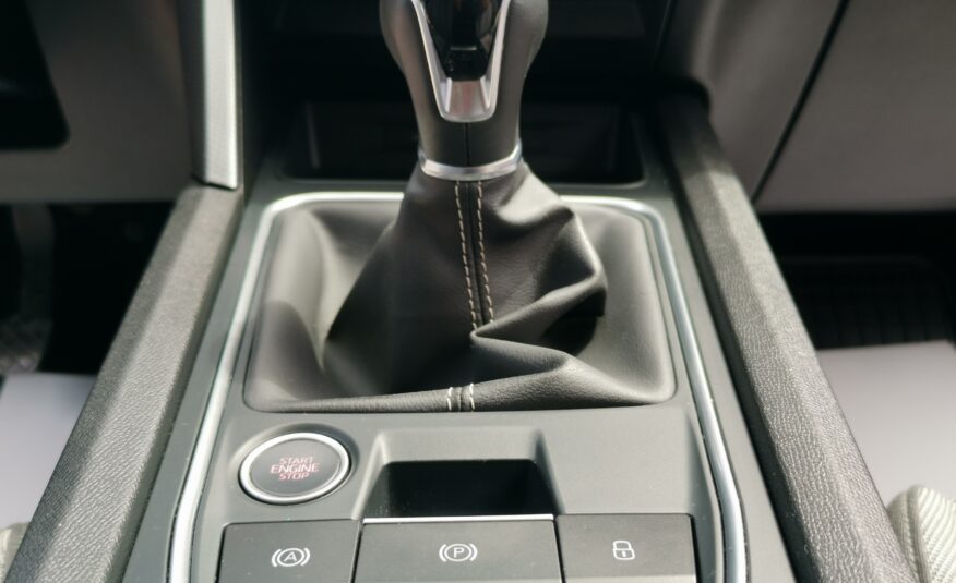 SEAT LEON ST 2.0 TDI Style MO.-i. 1. Tulaj. Szervizkönyv! ÁFÁ-s! TEMPOMAT. PARKRADAR. LED. ALUFELNI