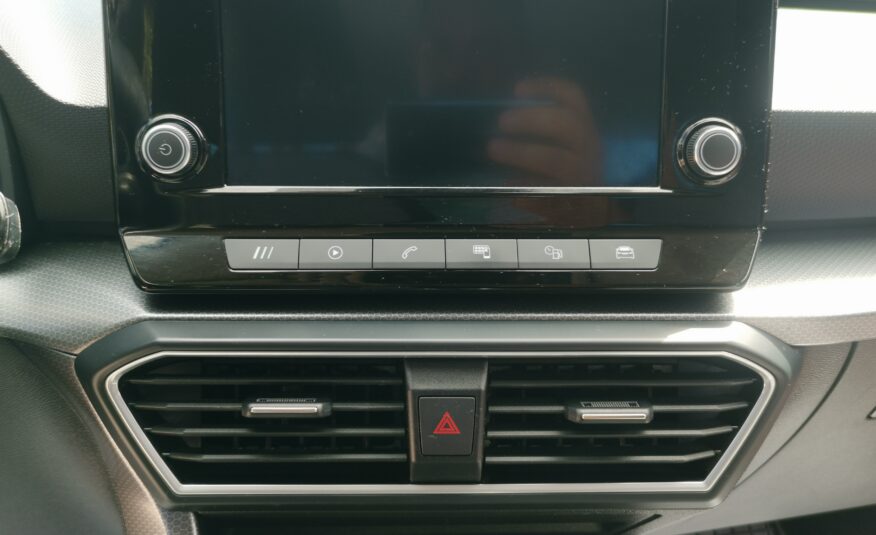 SEAT LEON ST 2.0 TDI Style MO.-i. 1. Tulaj. Szervizkönyv! ÁFÁ-s! TEMPOMAT. PARKRADAR. LED. ALUFELNI