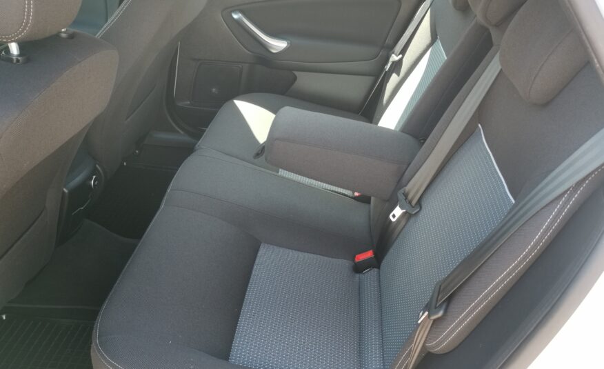 FORD MONDEO 2.0 TDCi Business MO.-i. 1. Tulaj. Szervizkönyv! TEMPOMAT. PARKRADAR. ÜLÉSFŰTÉS