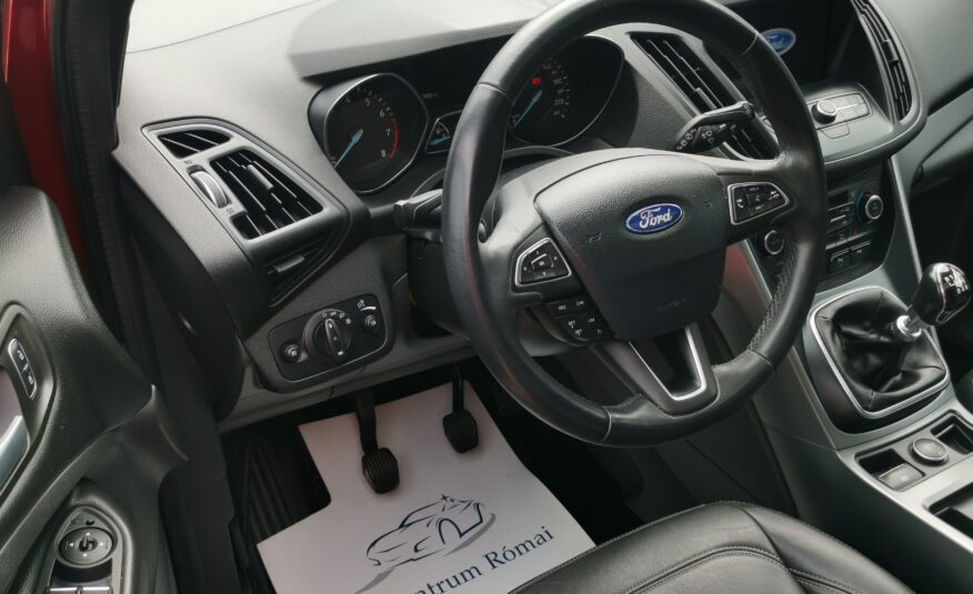 FORD KUGA 1.5 EcoBoost Titanium MO.-i. 2. Tulaj. Szervizkönyv! Áfá-s! PANORÁMA TETŐ. BŐRBELSŐ. LED