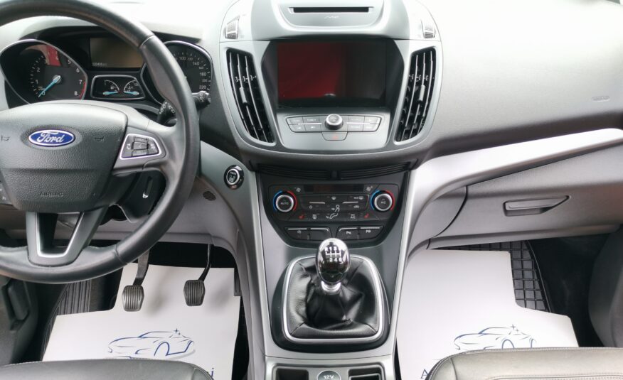 FORD KUGA 1.5 EcoBoost Titanium MO.-i. 2. Tulaj. Szervizkönyv! Áfá-s! PANORÁMA TETŐ. BŐRBELSŐ. LED