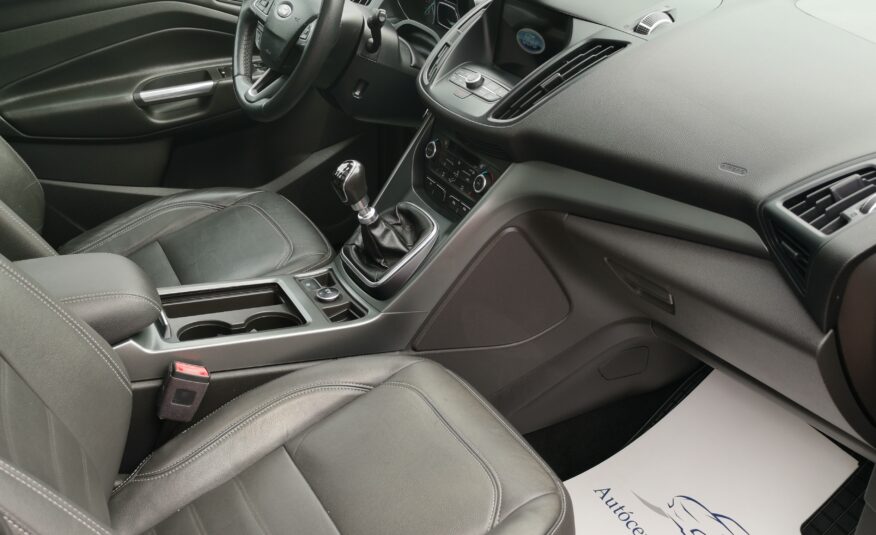 FORD KUGA 1.5 EcoBoost Titanium MO.-i. 2. Tulaj. Szervizkönyv! Áfá-s! PANORÁMA TETŐ. BŐRBELSŐ. LED