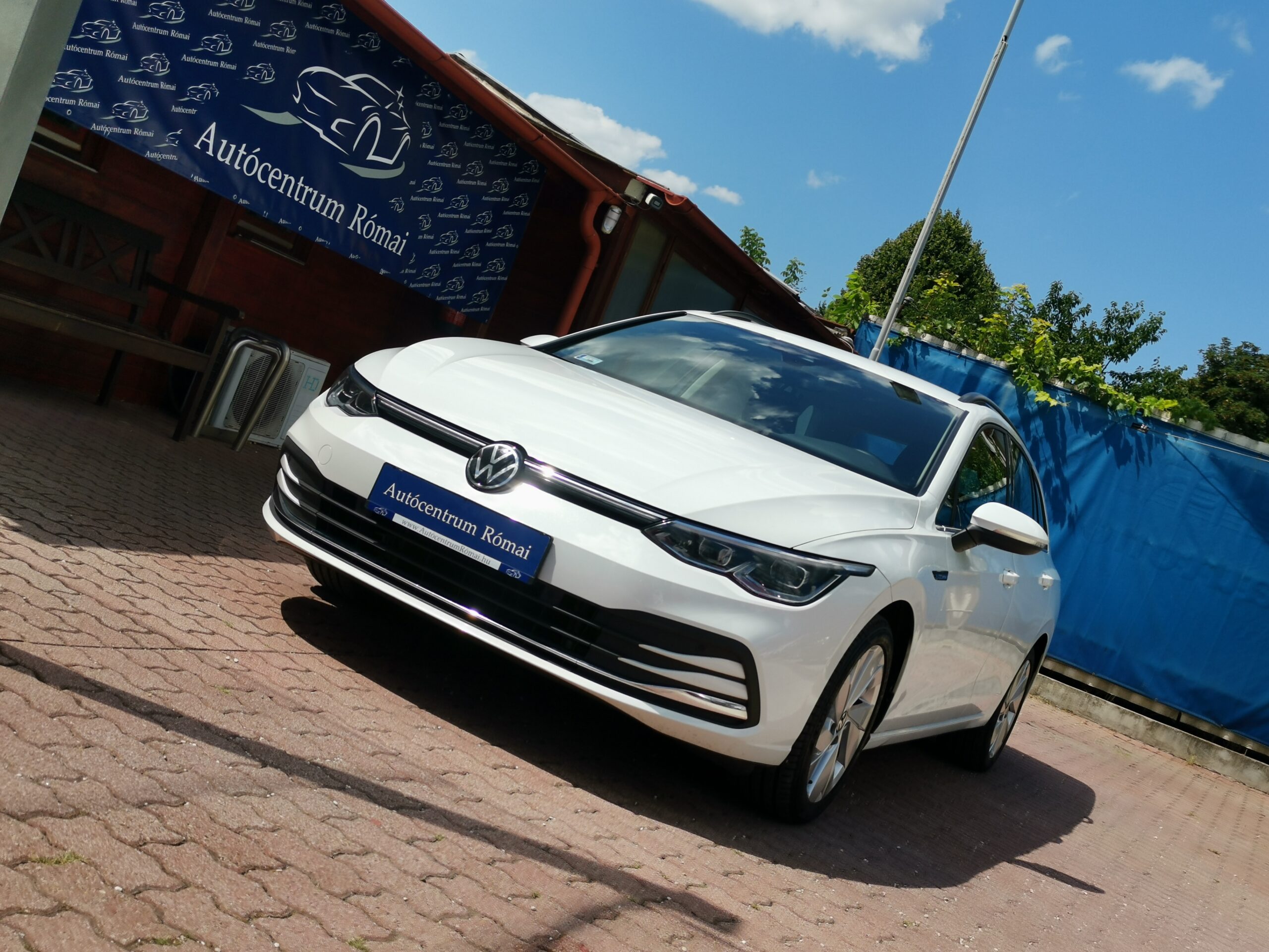 VOLKSWAGEN GOLF VIII Variant 1.5 TSI ACT Style MO.-i. 1. Tulaj. ÁFÁ-s! TEMPOMAT. LED. ÜLÉSFŰTÉS. ALUFELNI
