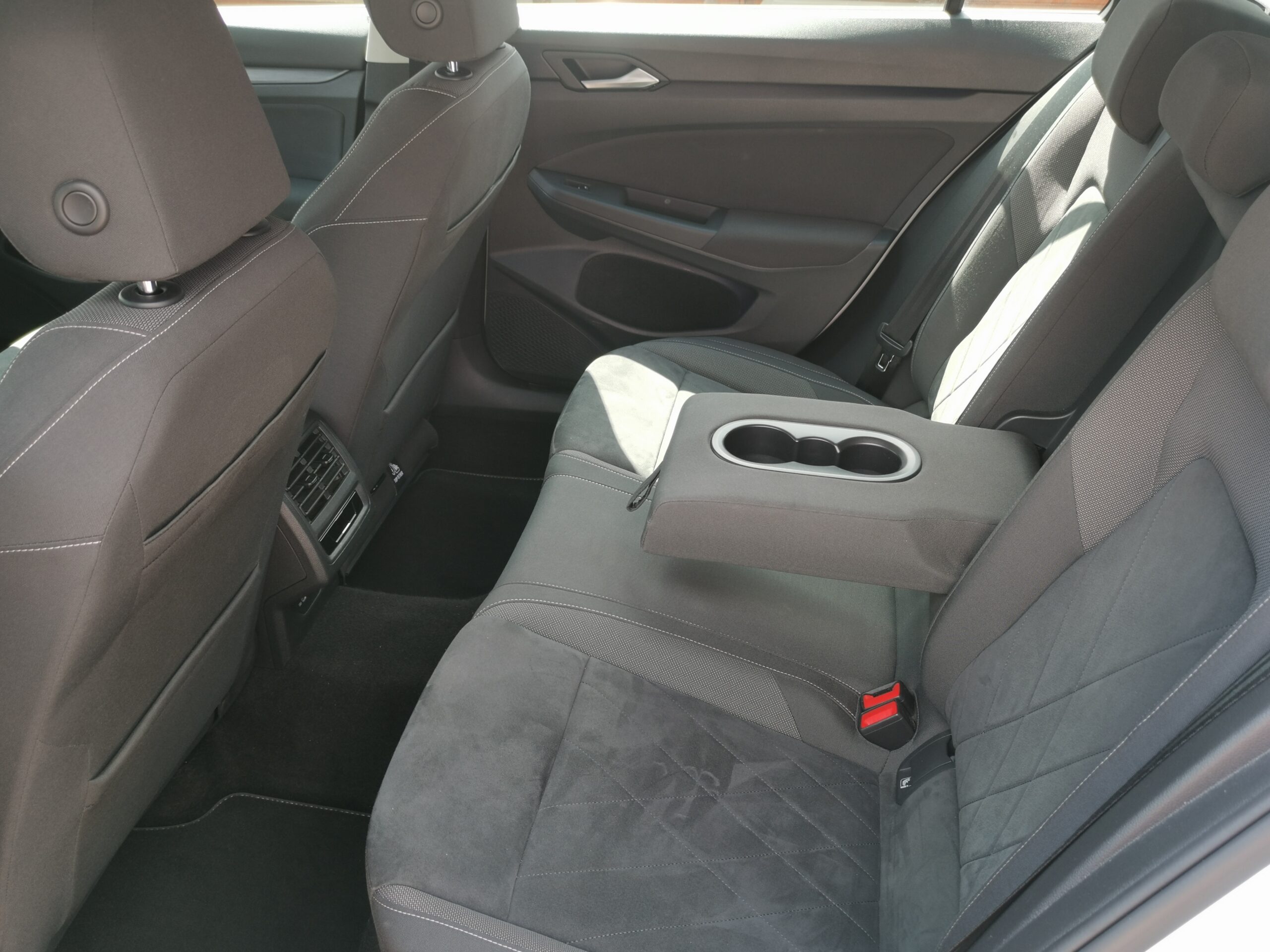 VOLKSWAGEN GOLF VIII Variant 1.5 TSI ACT Style MO.-i. 1. Tulaj. ÁFÁ-s! TEMPOMAT. LED. ÜLÉSFŰTÉS. ALUFELNI