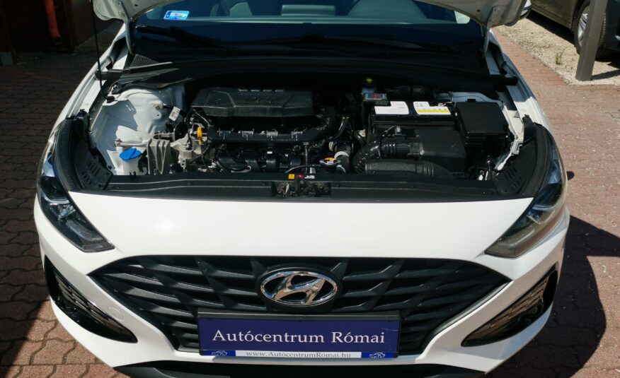 HYUNDAI I30 1.5 DPi Life MO.-i. 1. Tulaj. Szervizkönyv! ÁFÁ-s! TEMPOMAT. PARKRADAR. KÖDLÁMPA