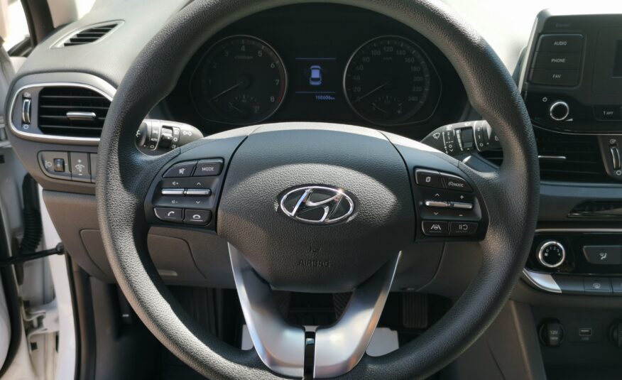 HYUNDAI I30 1.5 DPi Life MO.-i. 1. Tulaj. Szervizkönyv! ÁFÁ-s! TEMPOMAT. PARKRADAR. KÖDLÁMPA