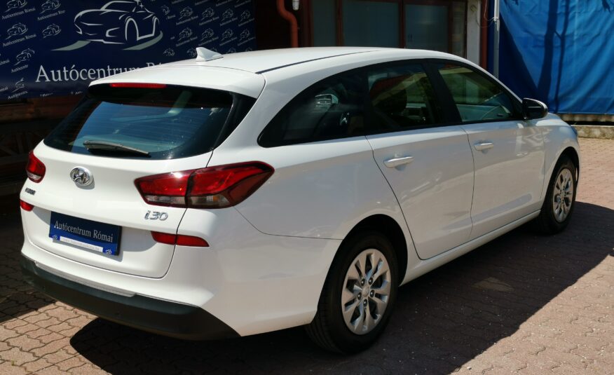HYUNDAI I30 1.5 DPi Life MO.-i. 1. Tulaj. Szervizkönyv! ÁFÁ-s! TEMPOMAT. PARKRADAR. KÖDLÁMPA