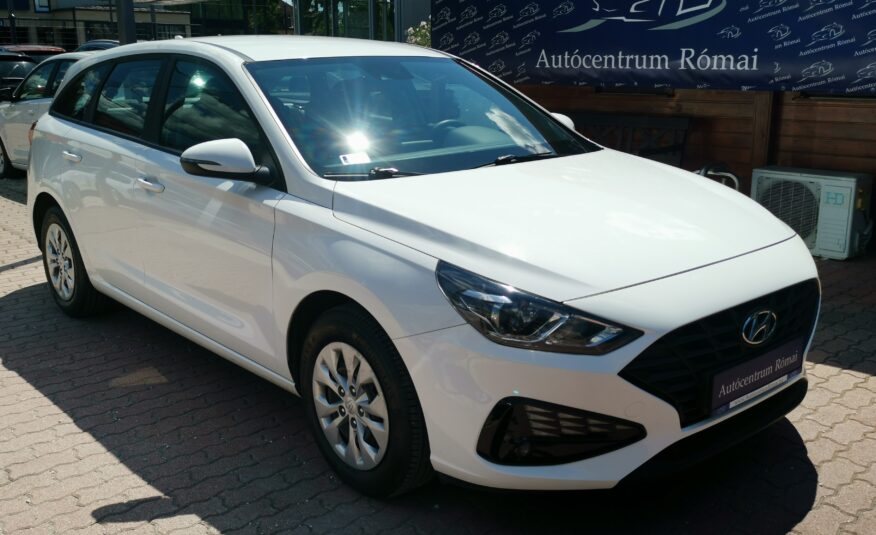 HYUNDAI I30 1.5 DPi Life MO.-i. 1. Tulaj. Szervizkönyv! ÁFÁ-s! TEMPOMAT. PARKRADAR. KÖDLÁMPA