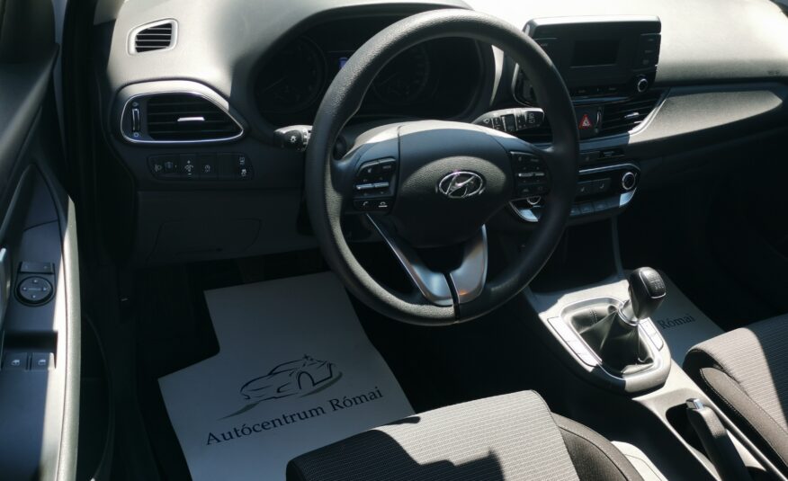 HYUNDAI I30 1.5 DPi Life MO.-i. 1. Tulaj. Szervizkönyv! ÁFÁ-s! TEMPOMAT. PARKRADAR. KÖDLÁMPA