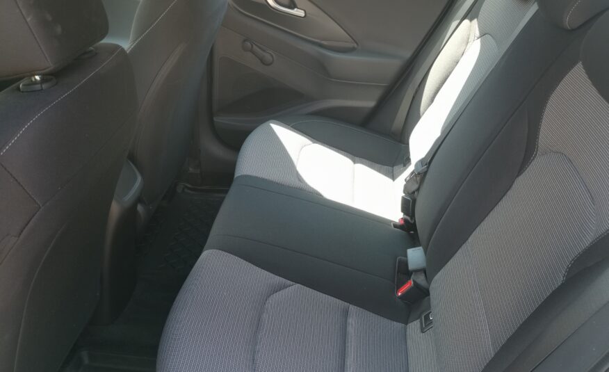 HYUNDAI I30 1.5 DPi Life MO.-i. 1. Tulaj. Szervizkönyv! ÁFÁ-s! TEMPOMAT. PARKRADAR. KÖDLÁMPA