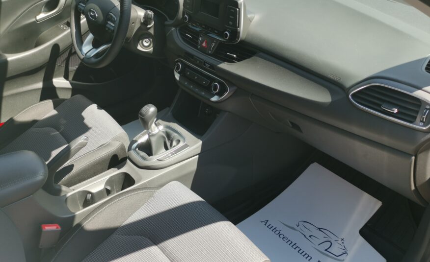 HYUNDAI I30 1.5 DPi Life MO.-i. 1. Tulaj. Szervizkönyv! ÁFÁ-s! TEMPOMAT. PARKRADAR. KÖDLÁMPA