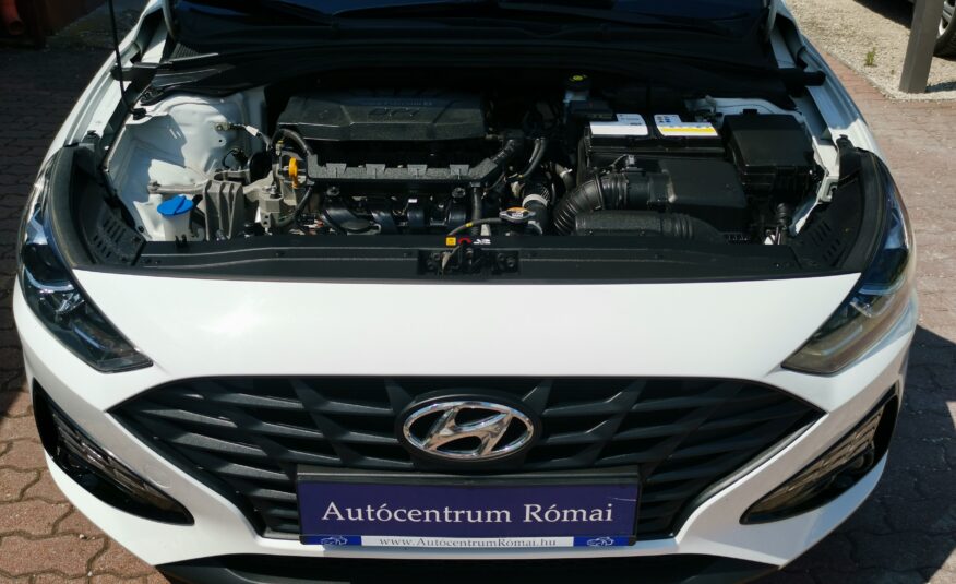 HYUNDAI I30 1.5 DPi Life MO.-i. 1. Tulaj. Szervizkönyv! ÁFÁ-s! TEMPOMAT. PARKRADAR. KÖDLÁMPA