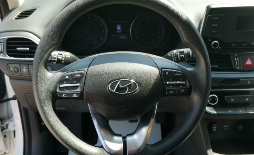 HYUNDAI I30 1.5 DPi Life MO.-i. 1. Tulaj. Szervizkönyv! ÁFÁ-s! TEMPOMAT. PARKRADAR. KÖDLÁMPA