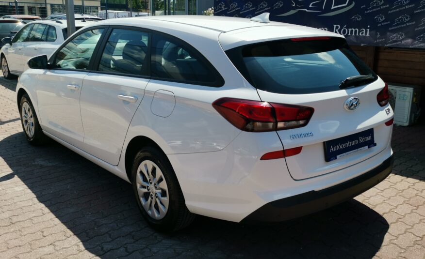 HYUNDAI I30 1.5 DPi Life MO.-i. 1. Tulaj. Szervizkönyv! ÁFÁ-s! TEMPOMAT. PARKRADAR. KÖDLÁMPA