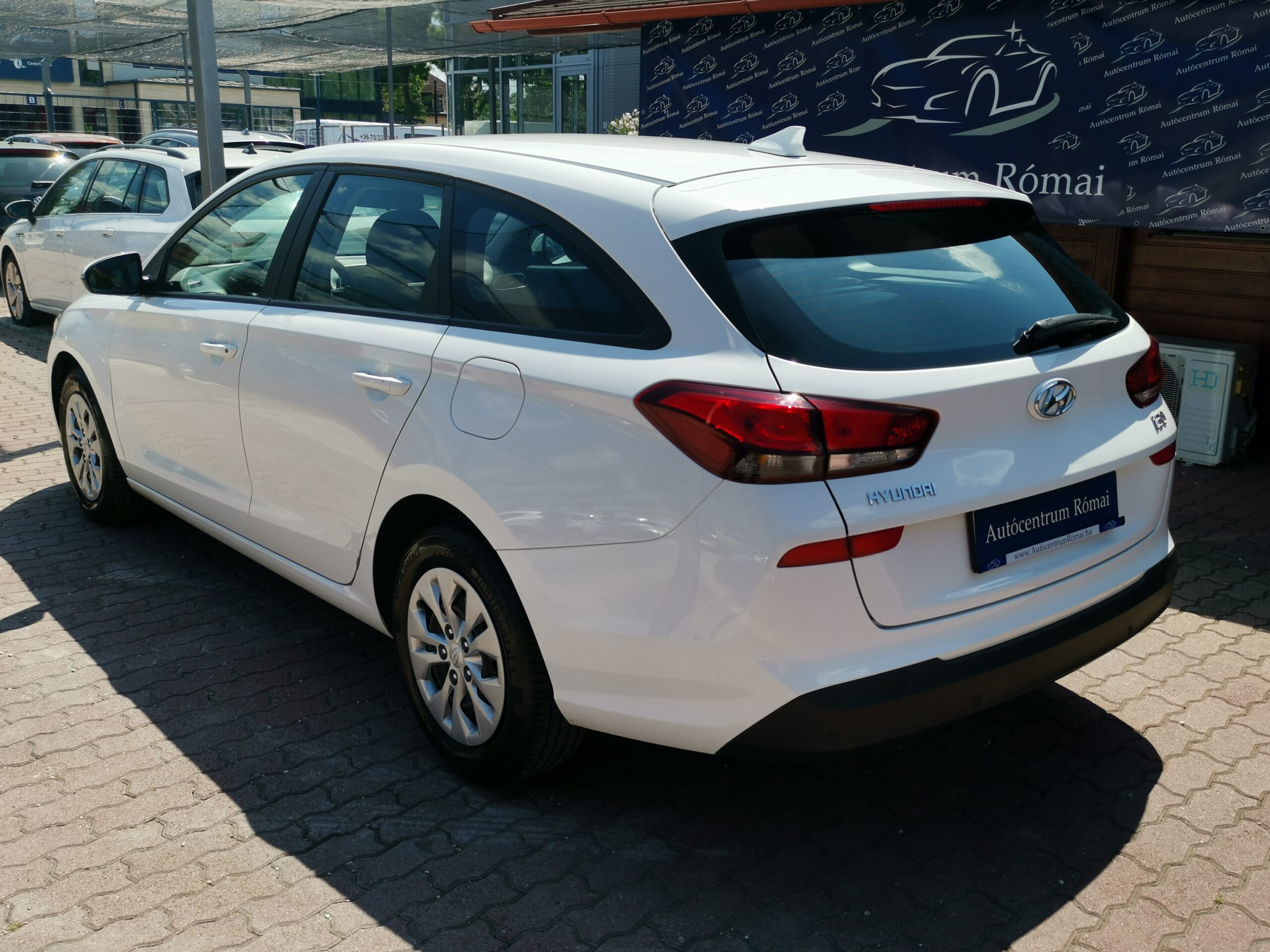 HYUNDAI I30 1.5 DPi Life MO.-i. 1. Tulaj. Szervizkönyv! ÁFÁ-s! TEMPOMAT. PARKRADAR. KÖDLÁMPA