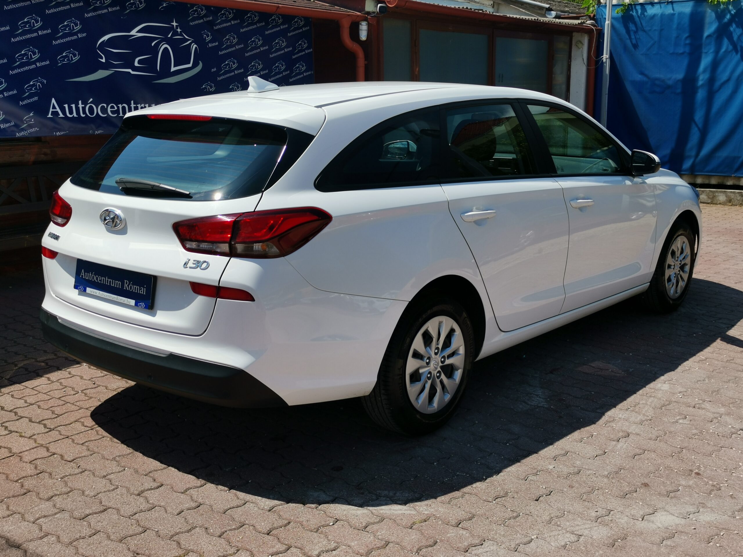 HYUNDAI I30 1.5 DPi Life MO.-i. 1. Tulaj. Szervizkönyv! ÁFÁ-s! TEMPOMAT. PARKRADAR. KÖDLÁMPA