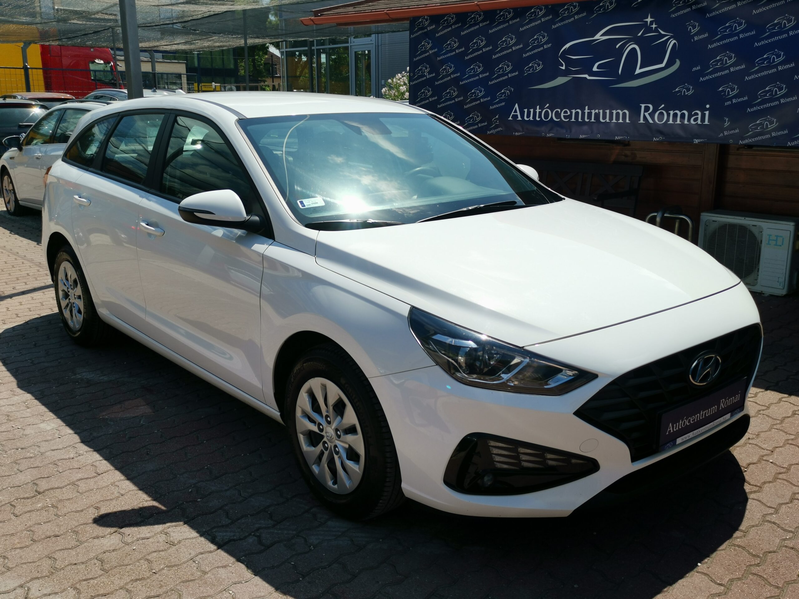 HYUNDAI I30 1.5 DPi Life MO.-i. 1. Tulaj. Szervizkönyv! ÁFÁ-s! TEMPOMAT. PARKRADAR. KÖDLÁMPA