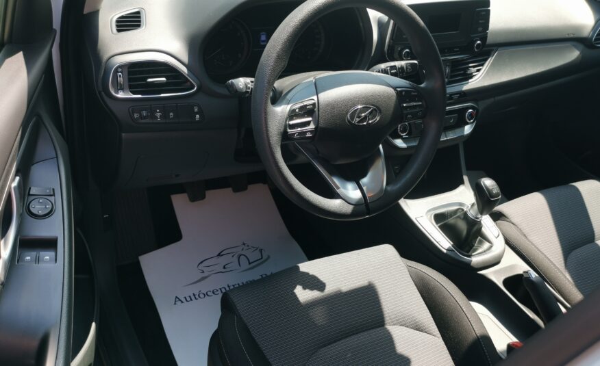 HYUNDAI I30 1.5 DPi Life MO.-i. 1. Tulaj. Szervizkönyv! ÁFÁ-s! TEMPOMAT. PARKRADAR. KÖDLÁMPA
