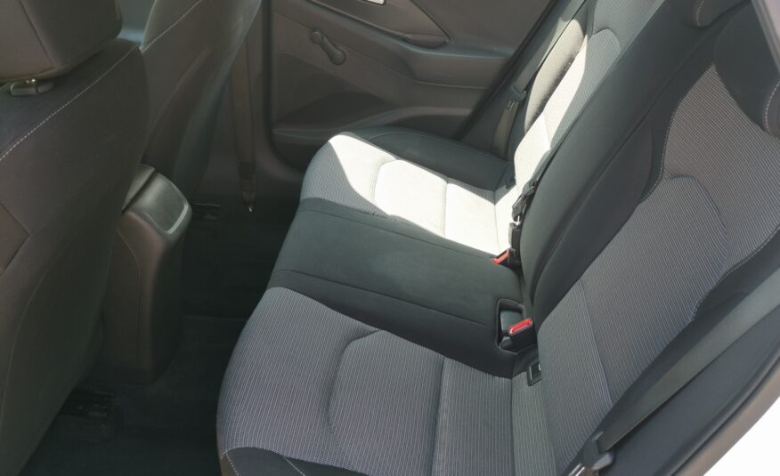HYUNDAI I30 1.5 DPi Life MO.-i. 1. Tulaj. Szervizkönyv! ÁFÁ-s! TEMPOMAT. PARKRADAR. KÖDLÁMPA
