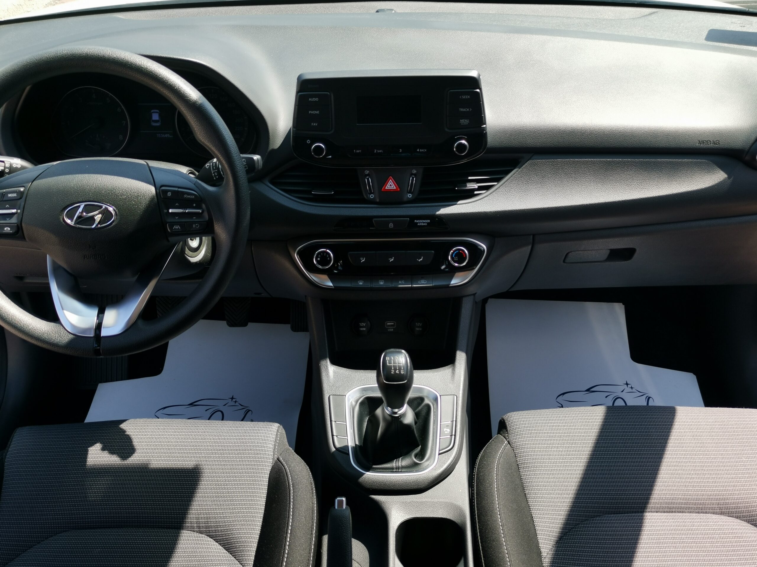 HYUNDAI I30 1.5 DPi Life MO.-i. 1. Tulaj. Szervizkönyv! ÁFÁ-s! TEMPOMAT. PARKRADAR. KÖDLÁMPA