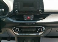 HYUNDAI I30 1.5 DPi Life MO.-i. 1. Tulaj. Szervizkönyv! ÁFÁ-s! TEMPOMAT. PARKRADAR. KÖDLÁMPA