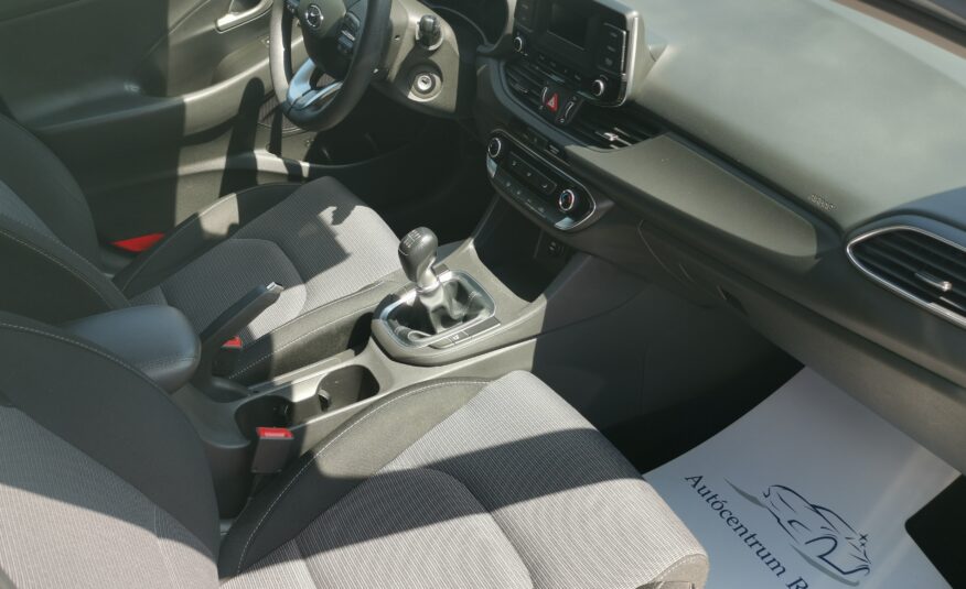 HYUNDAI I30 1.5 DPi Life MO.-i. 1. Tulaj. Szervizkönyv! ÁFÁ-s! TEMPOMAT. PARKRADAR. KÖDLÁMPA