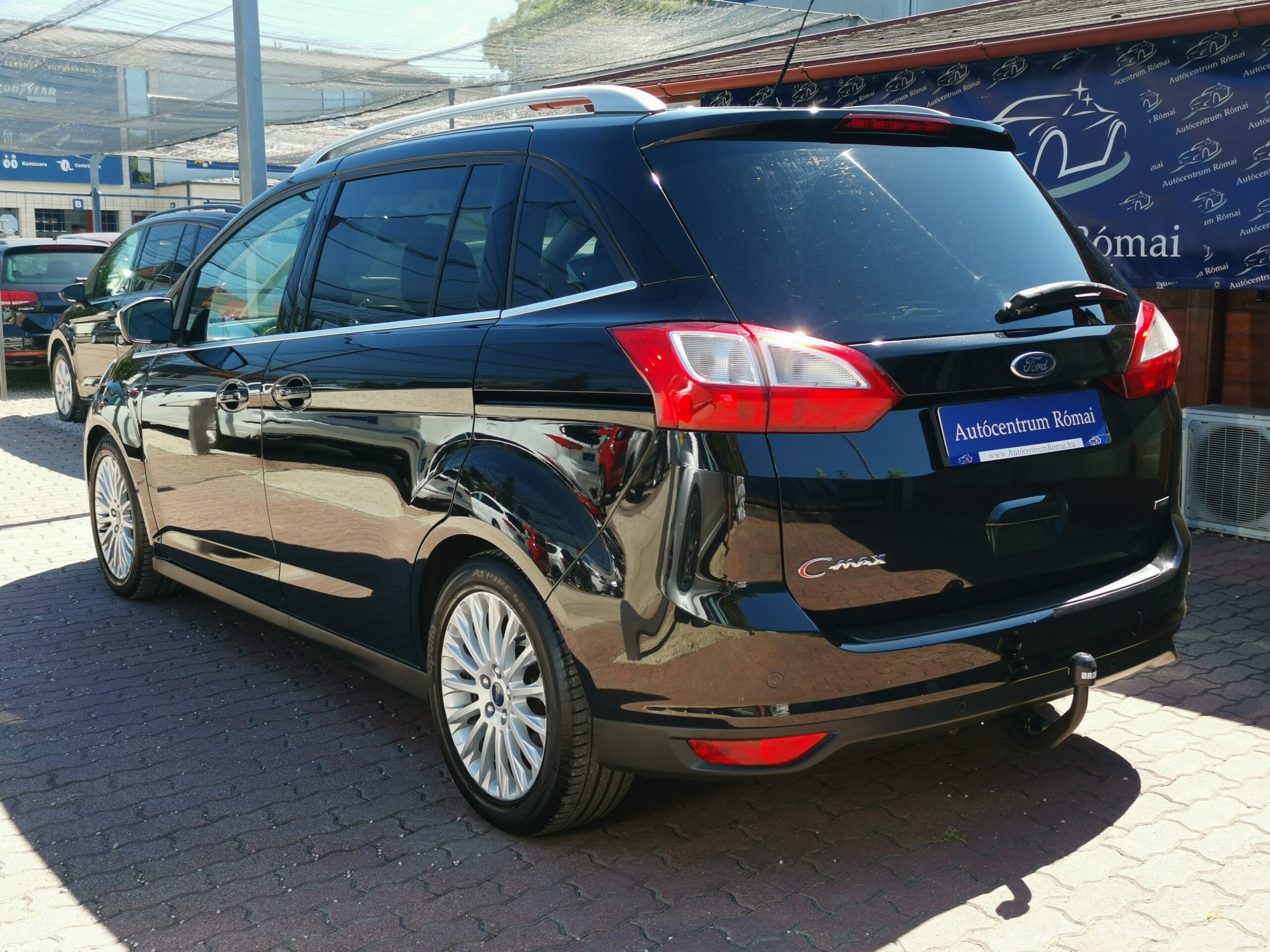 FORD C-MAX Grand1.6 SCTi EcoBoost Titanium 2. Tulaj. 126.000km! XENON. VONÓHOROG. TOLATÓKAMERA. NAVIGÁCIÓ