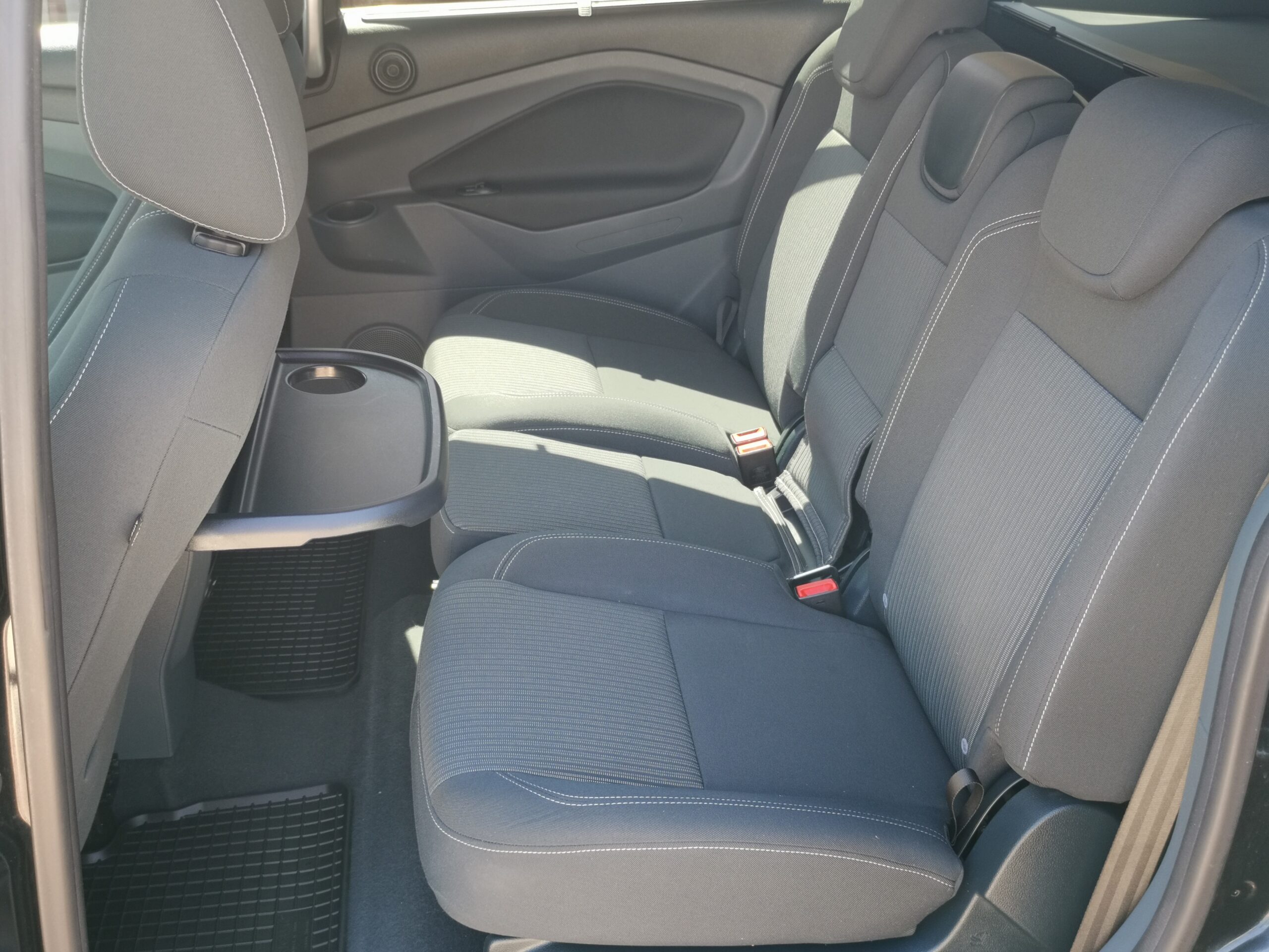 FORD C-MAX Grand1.6 SCTi EcoBoost Titanium 2. Tulaj. 126.000km! XENON. VONÓHOROG. TOLATÓKAMERA. NAVIGÁCIÓ