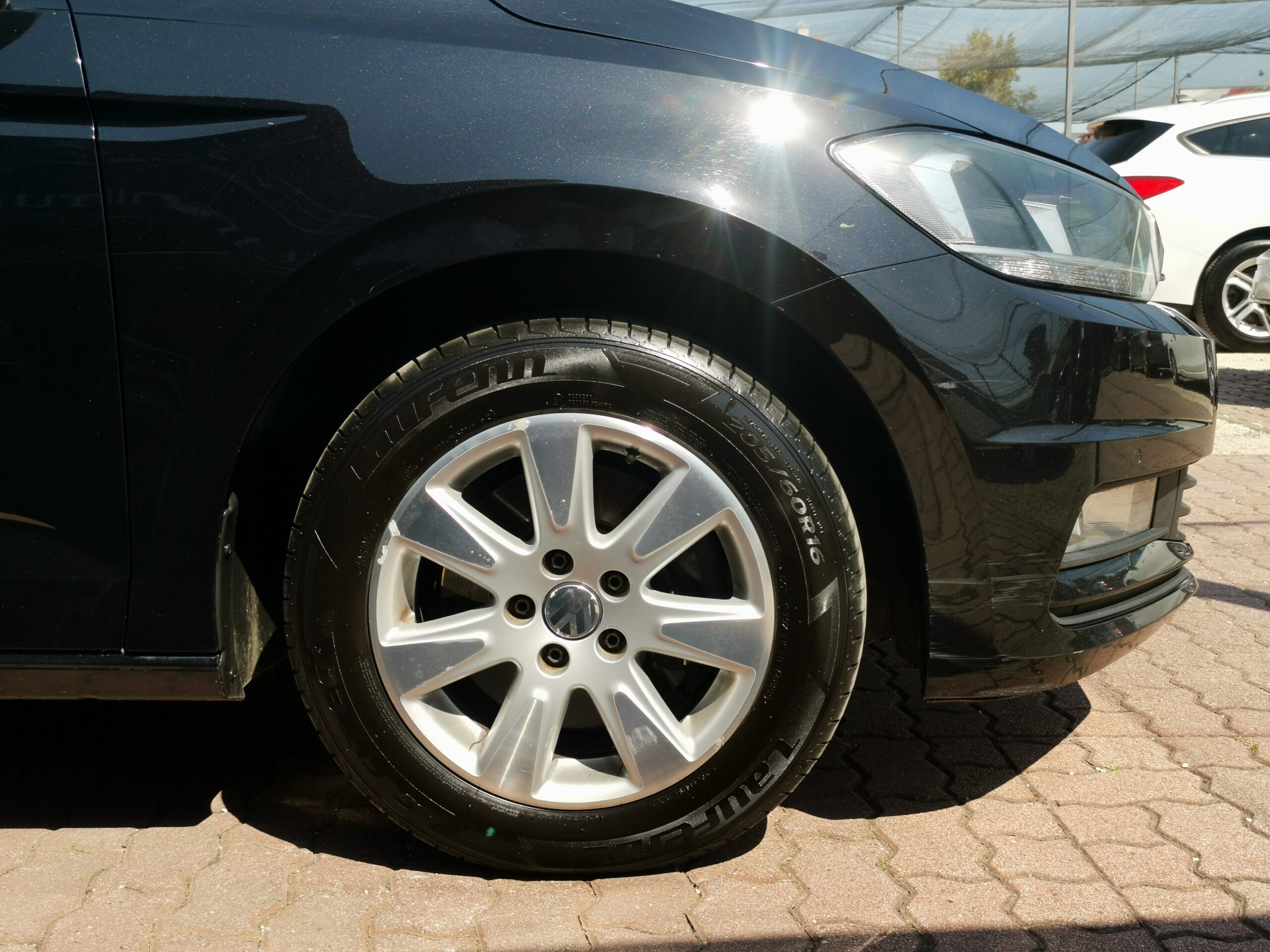 VOLKSWAGEN TOURAN 2.0 TDI BMT SCR Comfortline [7 személy] 7 SZEMÉLYES. TEMPOMAT. PARKRADAR. NAVIGÁCIÓ. ALUFELNI