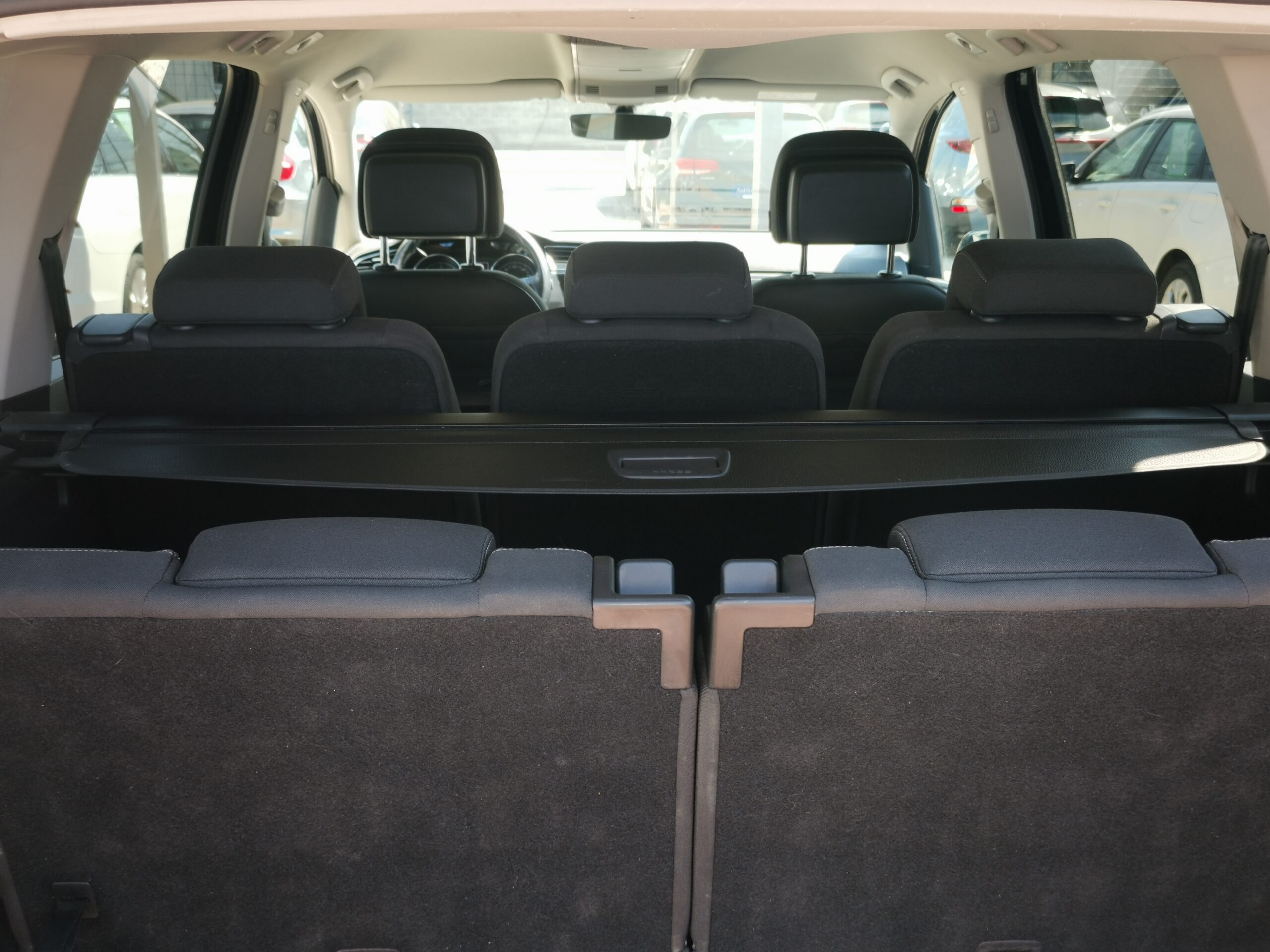 VOLKSWAGEN TOURAN 2.0 TDI BMT SCR Comfortline [7 személy] 7 SZEMÉLYES. TEMPOMAT. PARKRADAR. NAVIGÁCIÓ. ALUFELNI