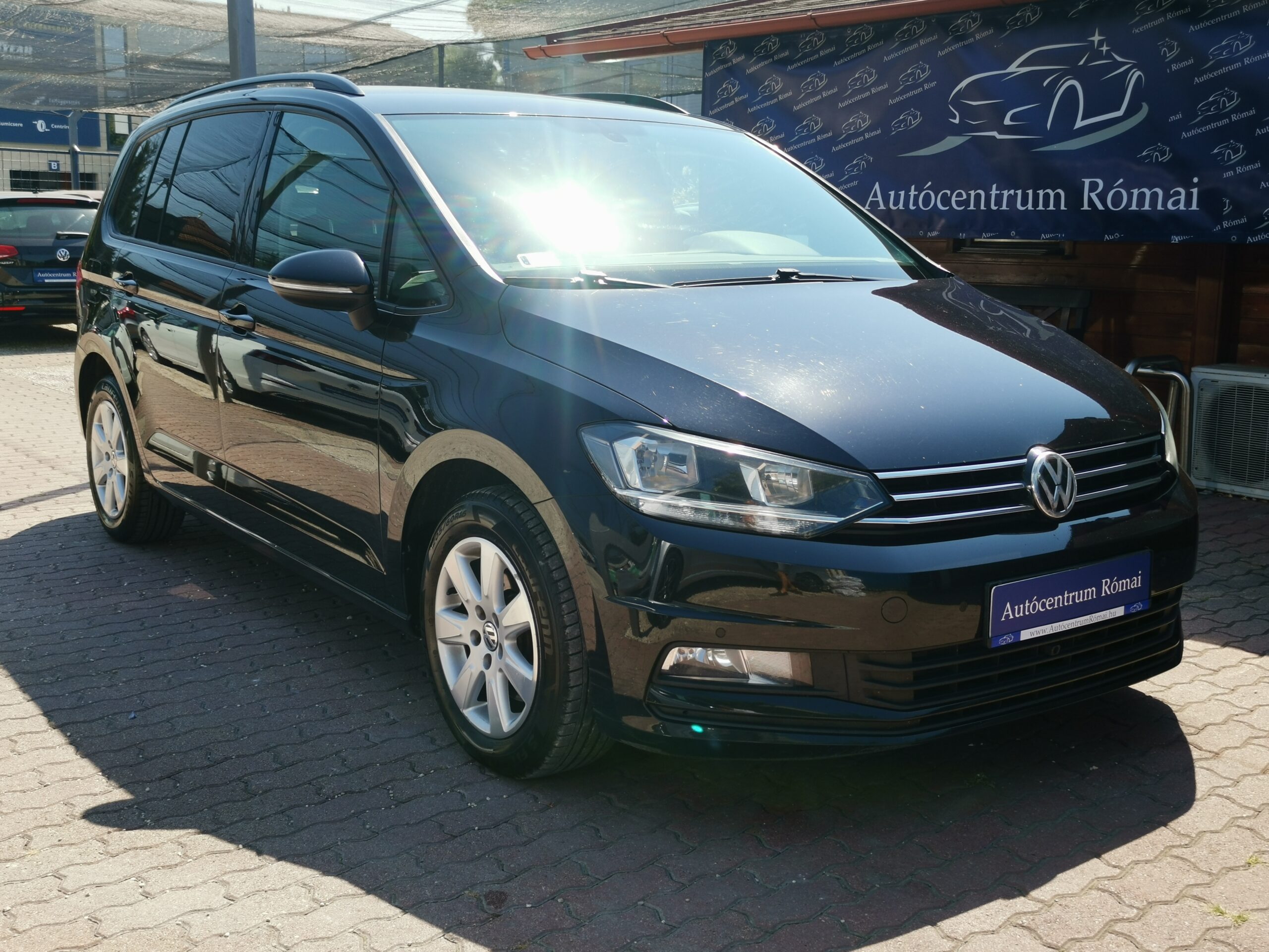 VOLKSWAGEN TOURAN 2.0 TDI BMT SCR Comfortline [7 személy] 7 SZEMÉLYES. TEMPOMAT. PARKRADAR. NAVIGÁCIÓ. ALUFELNI
