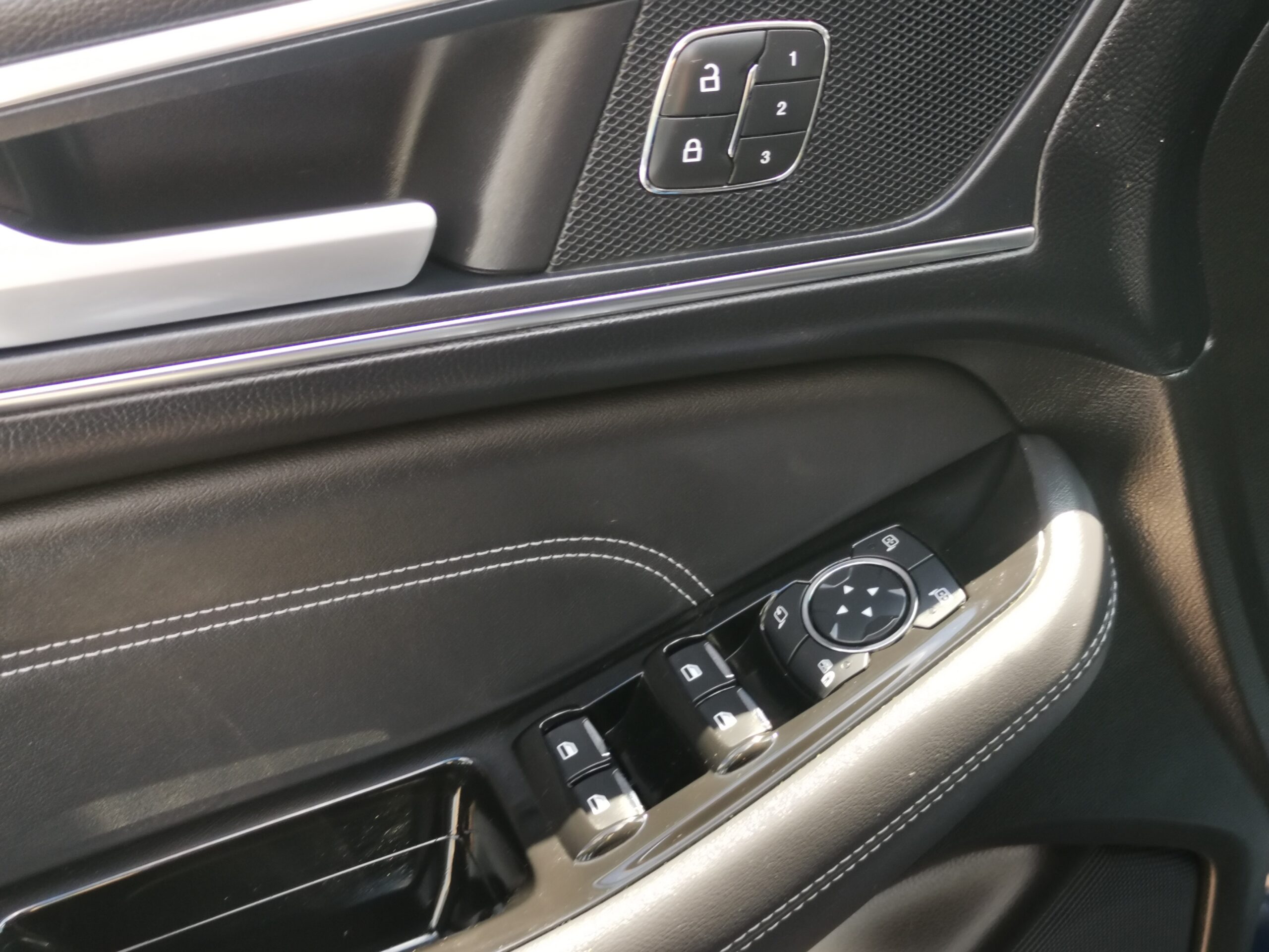 FORD S-MAX 1.5 EcoBoost Titanium MO.-i. 1. Tulaj. Szervizkönyv! FÉLBŐR BELSŐ. TEMPOMAT. NAVIGÁCIÓ