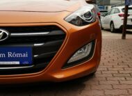 HYUNDAI I30 1.4 MPi ISG Entry 54.000km! 1. Tulaj. Szervizkönyv! NAVIGÁCIÓ. KAMERA. PARKRADAR. ALUFELNI