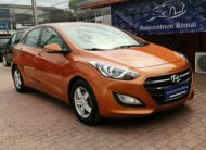 HYUNDAI I30 1.4 MPi ISG Entry 54.000km! 1. Tulaj. Szervizkönyv! NAVIGÁCIÓ. KAMERA. PARKRADAR. ALUFELNI