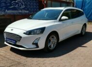 FORD FOCUS 1.5 EcoBlue Business MO.-i. 1. Tulaj. Szervizkönyv! ÁFÁs! TEMPOMAT. KAMERA. ÜLÉSFŰTÉS