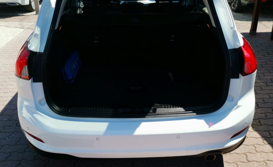 FORD FOCUS 1.5 EcoBlue Business MO.-i. 1. Tulaj. Szervizkönyv! ÁFÁs! TEMPOMAT. KAMERA. ÜLÉSFŰTÉS