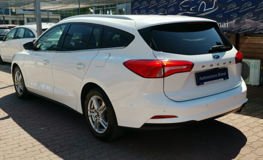 FORD FOCUS 1.5 EcoBlue Business MO.-i. 1. Tulaj. Szervizkönyv! ÁFÁs! TEMPOMAT. KAMERA. ÜLÉSFŰTÉS