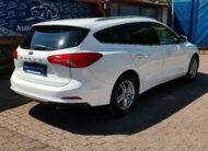 FORD FOCUS 1.5 EcoBlue Business MO.-i. 1. Tulaj. Szervizkönyv! ÁFÁs! TEMPOMAT. KAMERA. ÜLÉSFŰTÉS