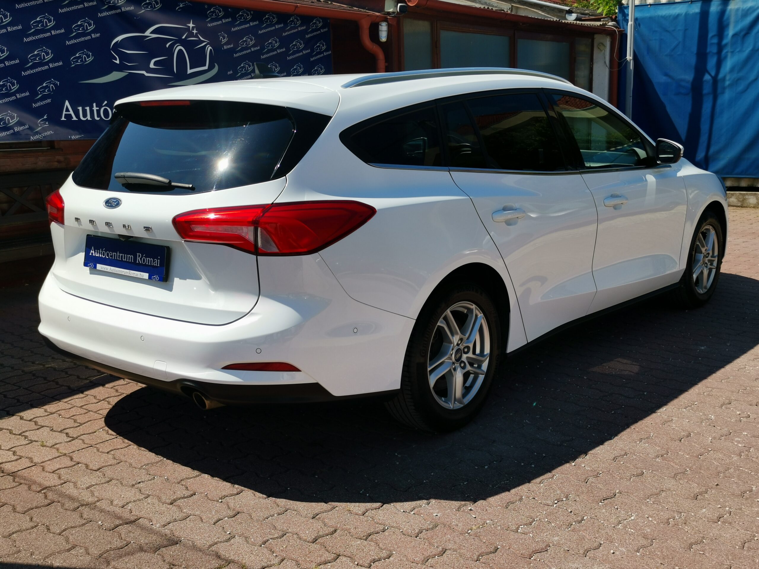 FORD FOCUS 1.5 EcoBlue Business MO.-i. 1. Tulaj. Szervizkönyv! ÁFÁs! TEMPOMAT. KAMERA. ÜLÉSFŰTÉS