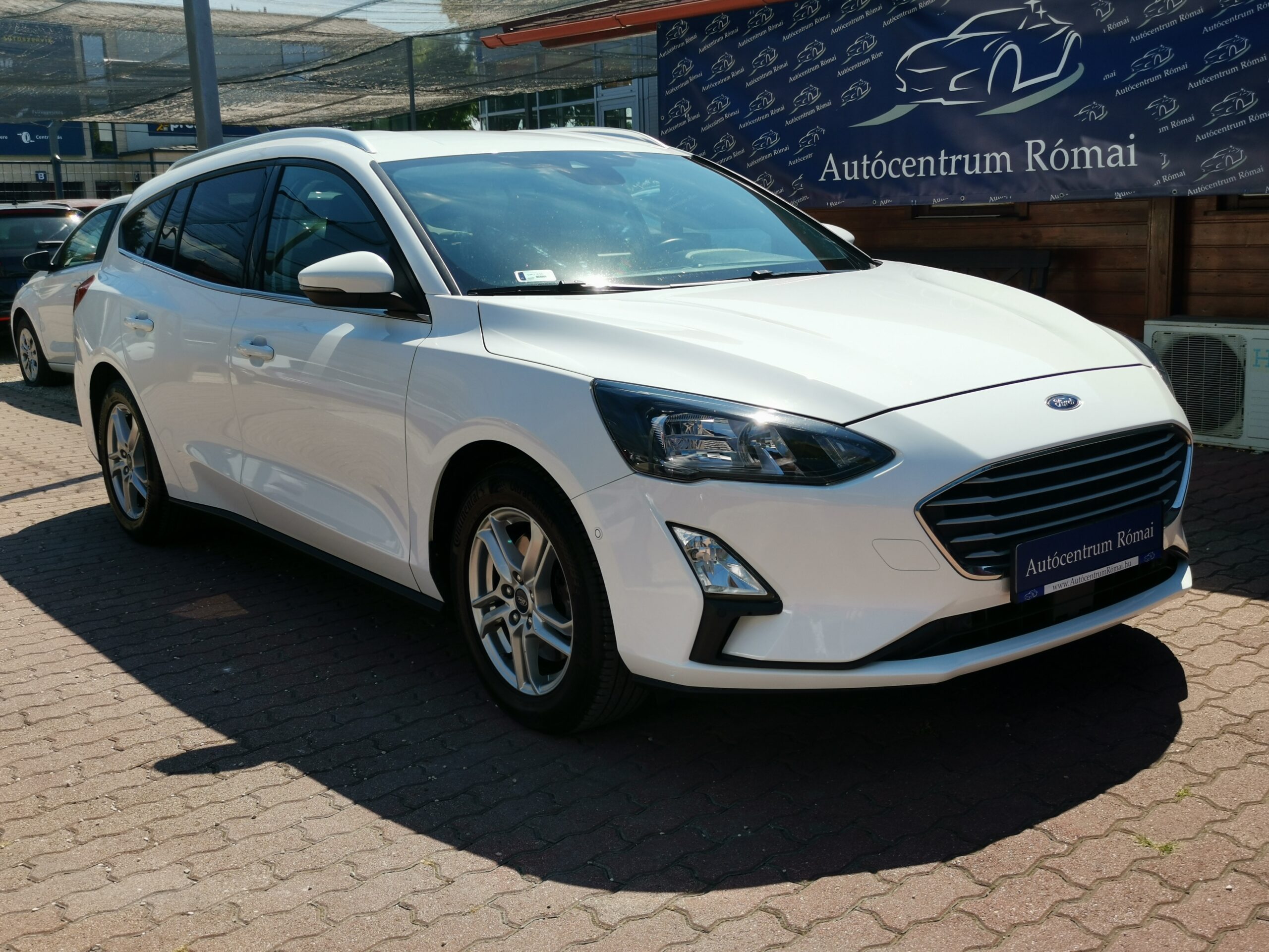 FORD FOCUS 1.5 EcoBlue Business MO.-i. 1. Tulaj. Szervizkönyv! ÁFÁs! TEMPOMAT. KAMERA. ÜLÉSFŰTÉS