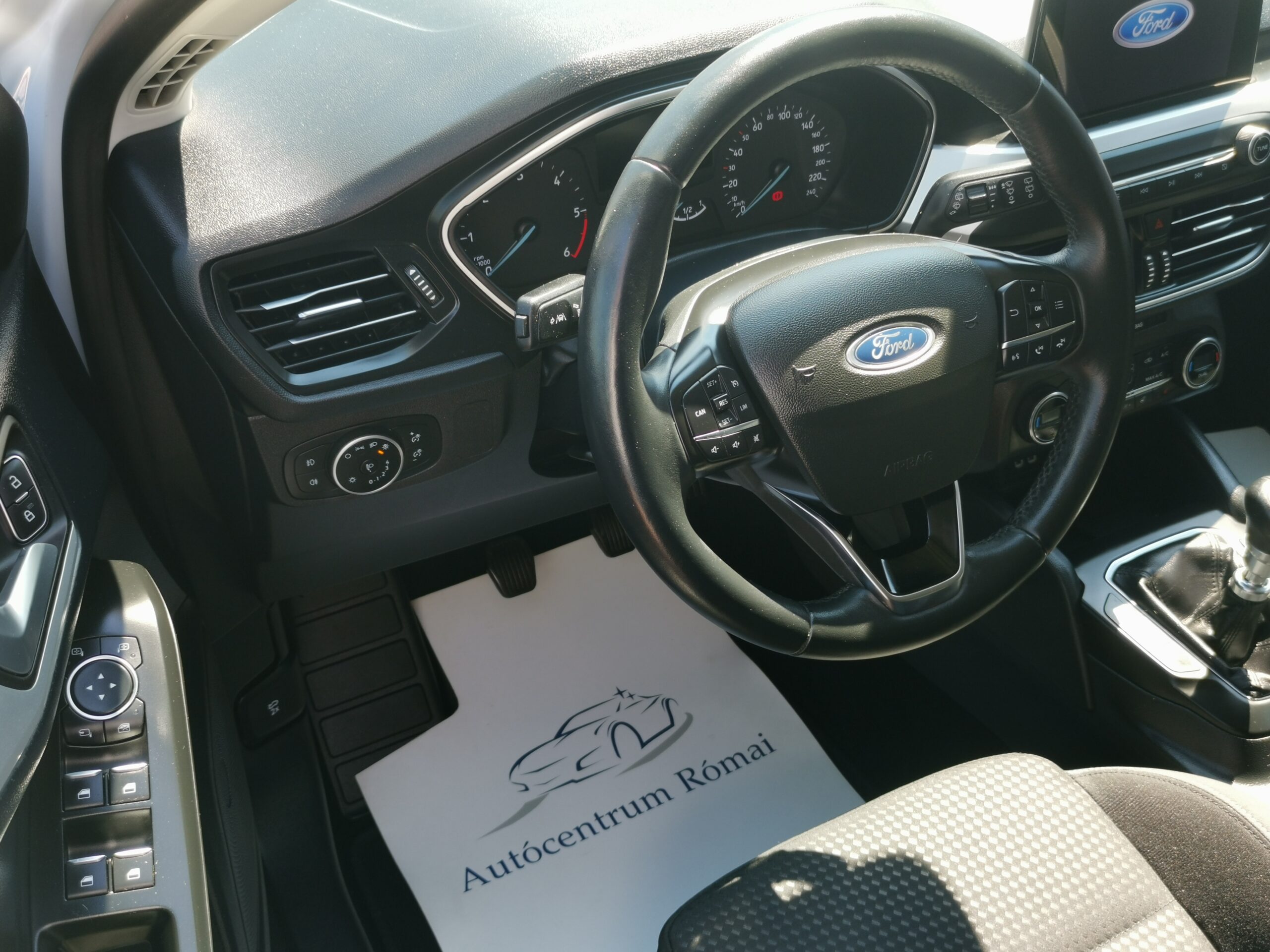 FORD FOCUS 1.5 EcoBlue Business MO.-i. 1. Tulaj. Szervizkönyv! ÁFÁs! TEMPOMAT. KAMERA. ÜLÉSFŰTÉS