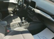 FORD FOCUS 1.5 EcoBlue Business MO.-i. 1. Tulaj. Szervizkönyv! ÁFÁs! TEMPOMAT. KAMERA. ÜLÉSFŰTÉS