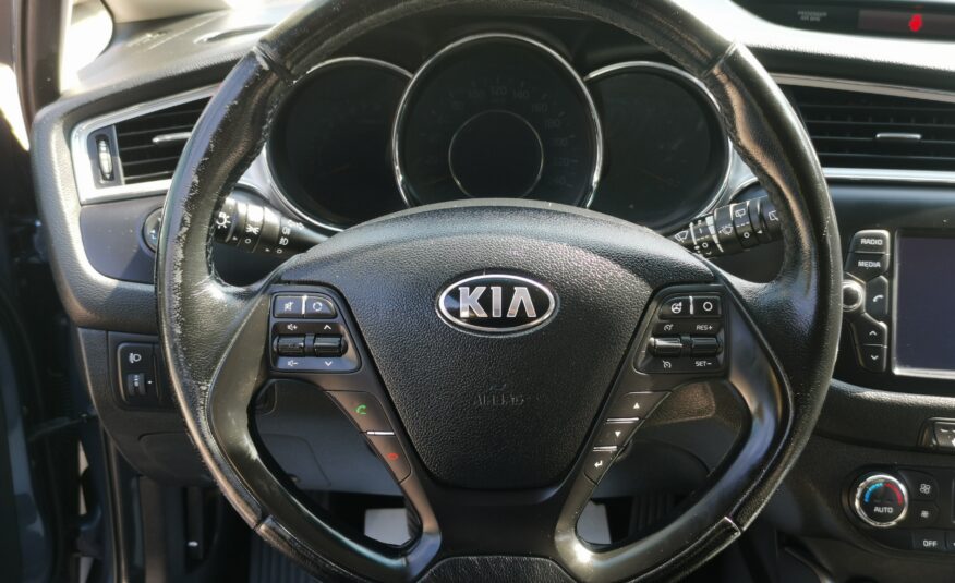 KIA CEE'D 1.6 GDI UEFA 109.000km! 2. Tulaj. DIGIT KLÍMA. NAVIGÁCIÓ. KAMERA. TEMPOMAT