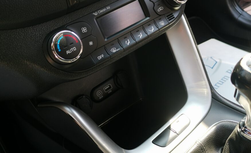 KIA CEE'D 1.6 GDI UEFA 109.000km! 2. Tulaj. DIGIT KLÍMA. NAVIGÁCIÓ. KAMERA. TEMPOMAT
