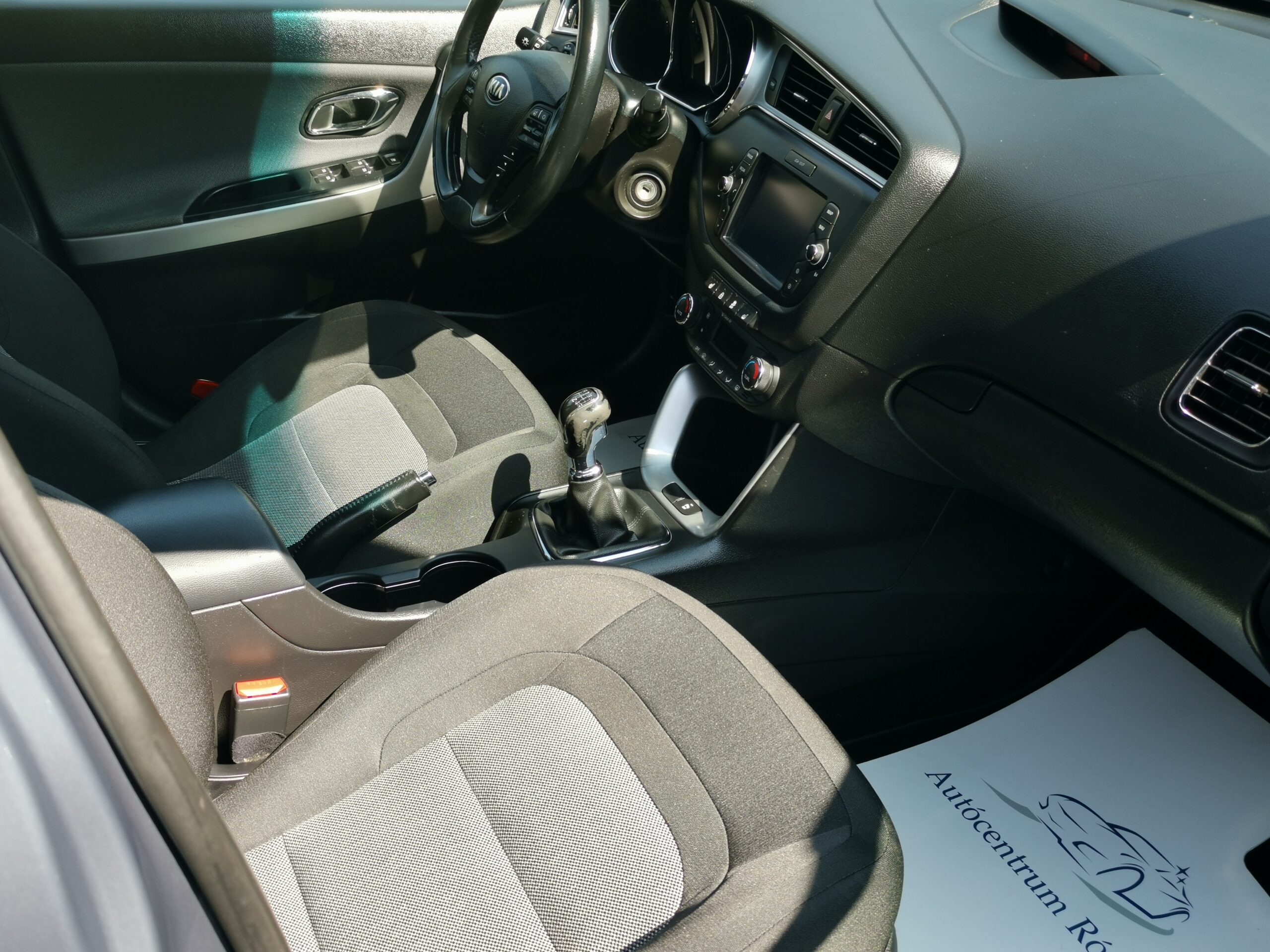 KIA CEE'D 1.6 GDI UEFA 109.000km! 2. Tulaj. DIGIT KLÍMA. NAVIGÁCIÓ. KAMERA. TEMPOMAT