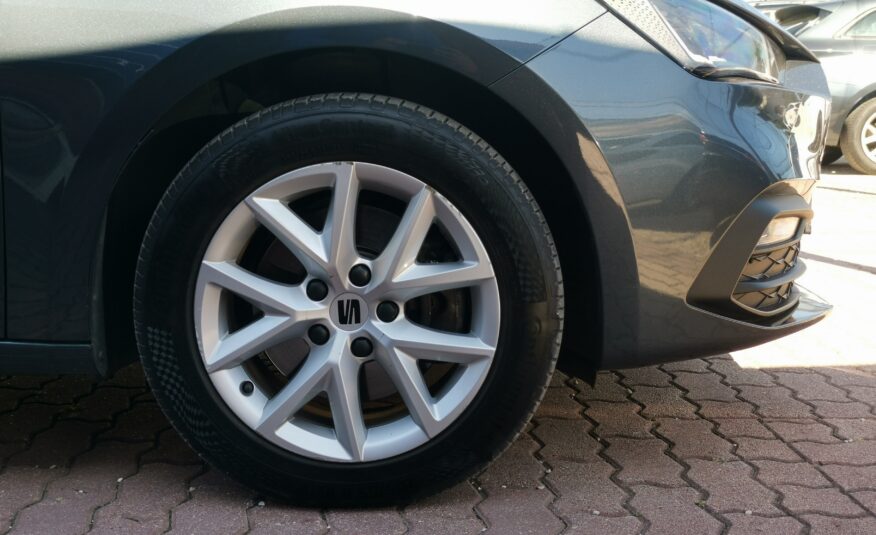SEAT LEON ST 2.0 TDI Style MO.-i. 1. Tulaj. Szervizkönyv! ÁFÁ-s! TEMPOMAT. PARKRADAR. LED. ALUFELNI