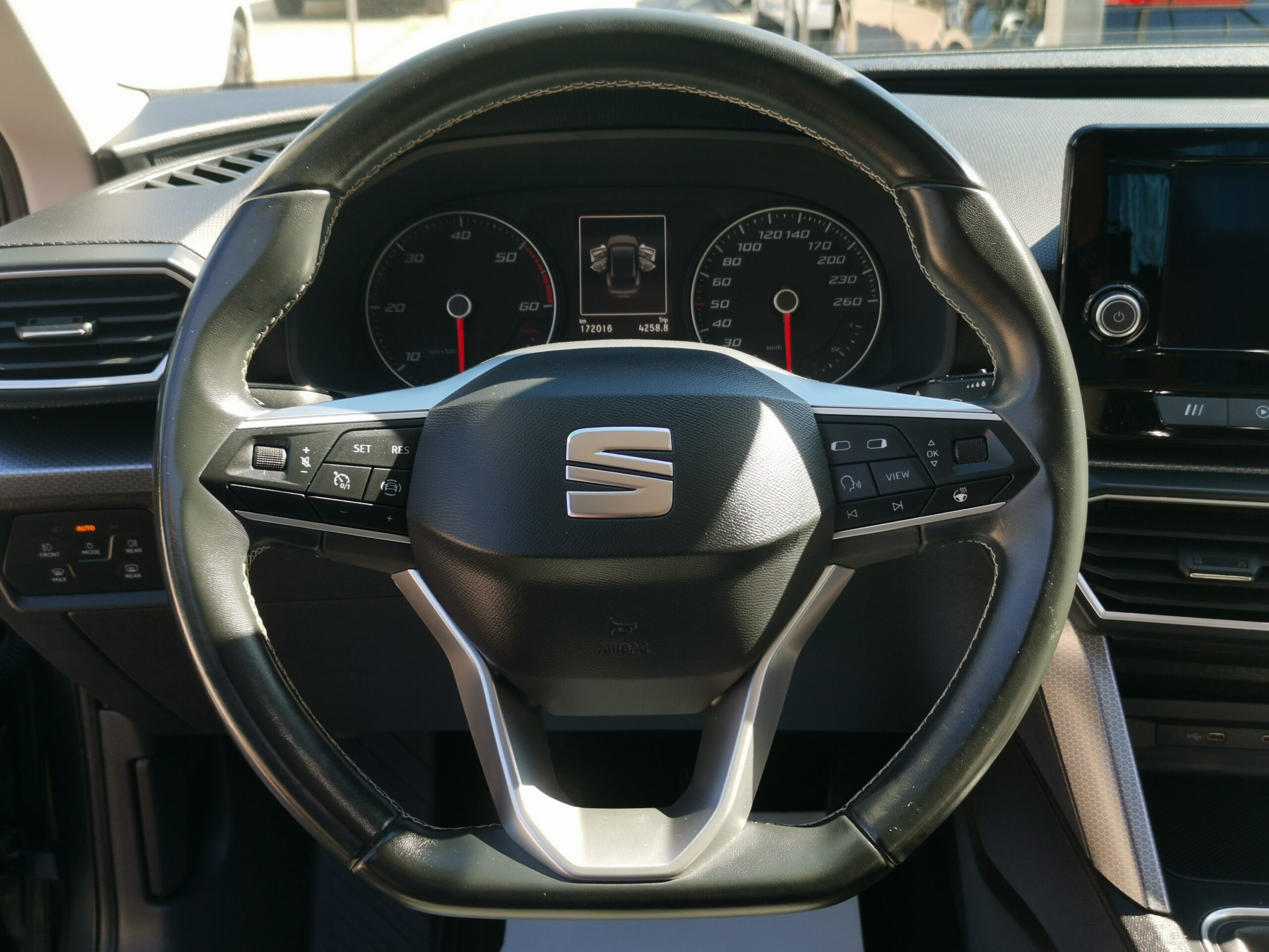SEAT LEON ST 2.0 TDI Style MO.-i. 1. Tulaj. Szervizkönyv! ÁFÁ-s! TEMPOMAT. PARKRADAR. LED. ALUFELNI