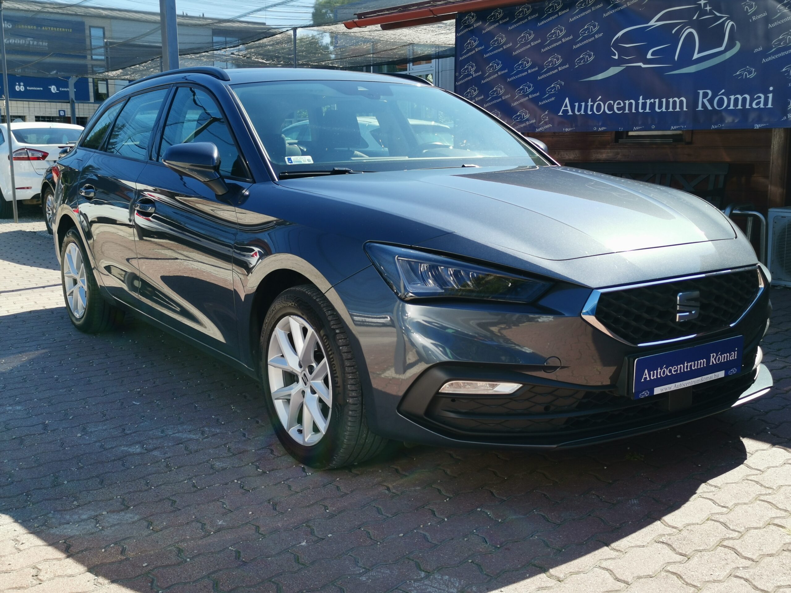 SEAT LEON ST 2.0 TDI Style MO.-i. 1. Tulaj. Szervizkönyv! ÁFÁ-s! TEMPOMAT. PARKRADAR. LED. ALUFELNI