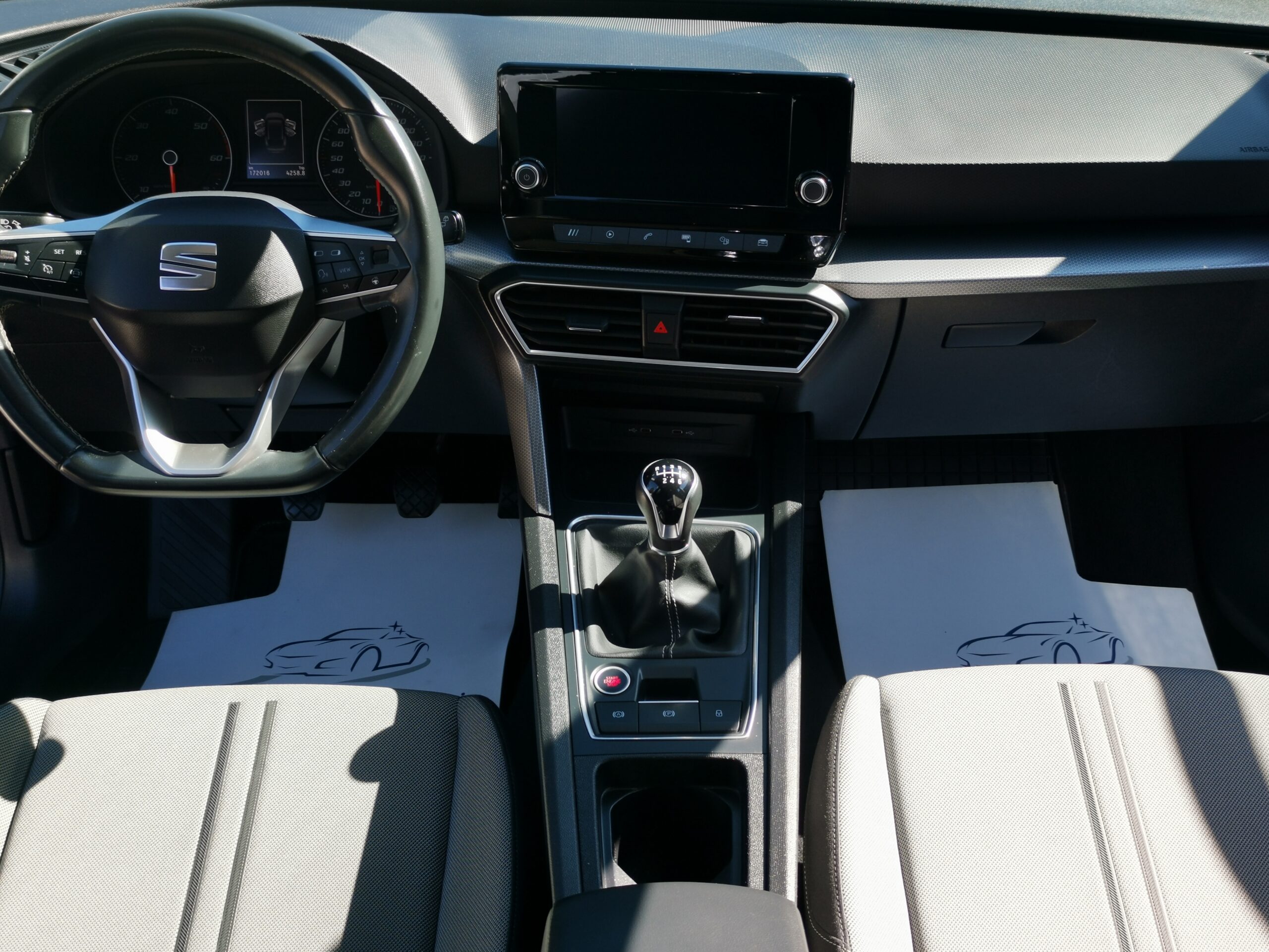 SEAT LEON ST 2.0 TDI Style MO.-i. 1. Tulaj. Szervizkönyv! ÁFÁ-s! TEMPOMAT. PARKRADAR. LED. ALUFELNI