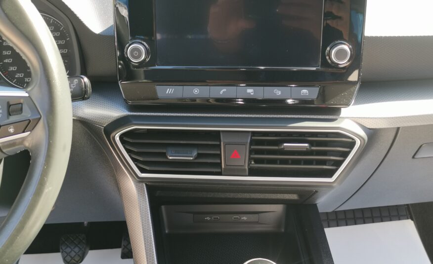 SEAT LEON ST 2.0 TDI Style MO.-i. 1. Tulaj. Szervizkönyv! ÁFÁ-s! TEMPOMAT. PARKRADAR. LED. ALUFELNI